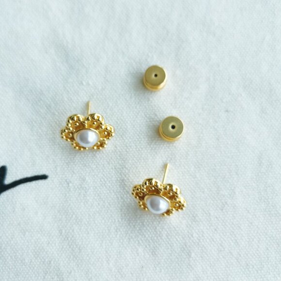 Julie Vos Stud Earrings - Colette - Pearl Gold - Picture 3 of 5